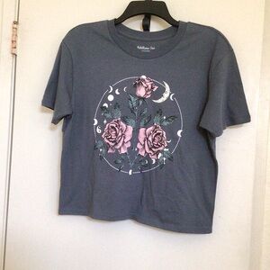 Rebellious One Juniors' Roses Graphic T-Shirt
